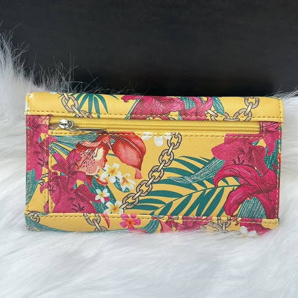 New GUESS Abree Slim Wallet - Picture 4 of 4